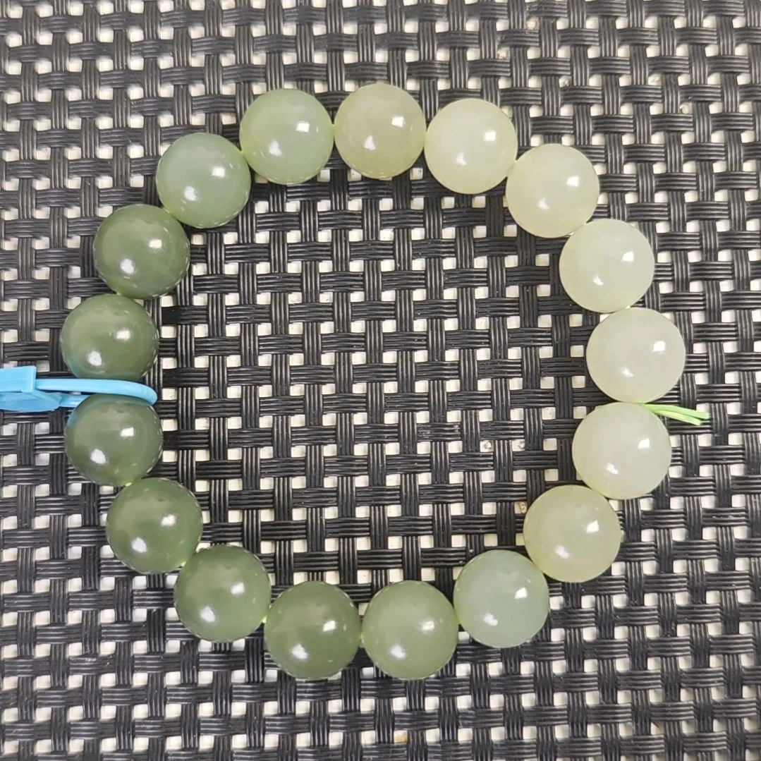 狼***的和田玉未镶嵌手串