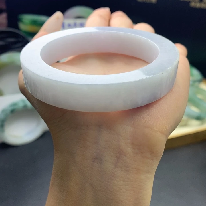 定制翡翠未镶嵌翡翠手镯