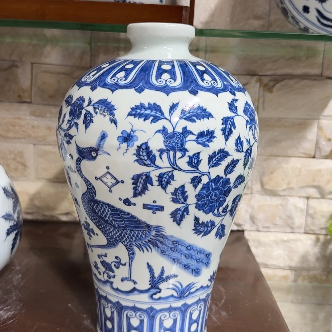 摆件宇泽堂孔雀梅瓶