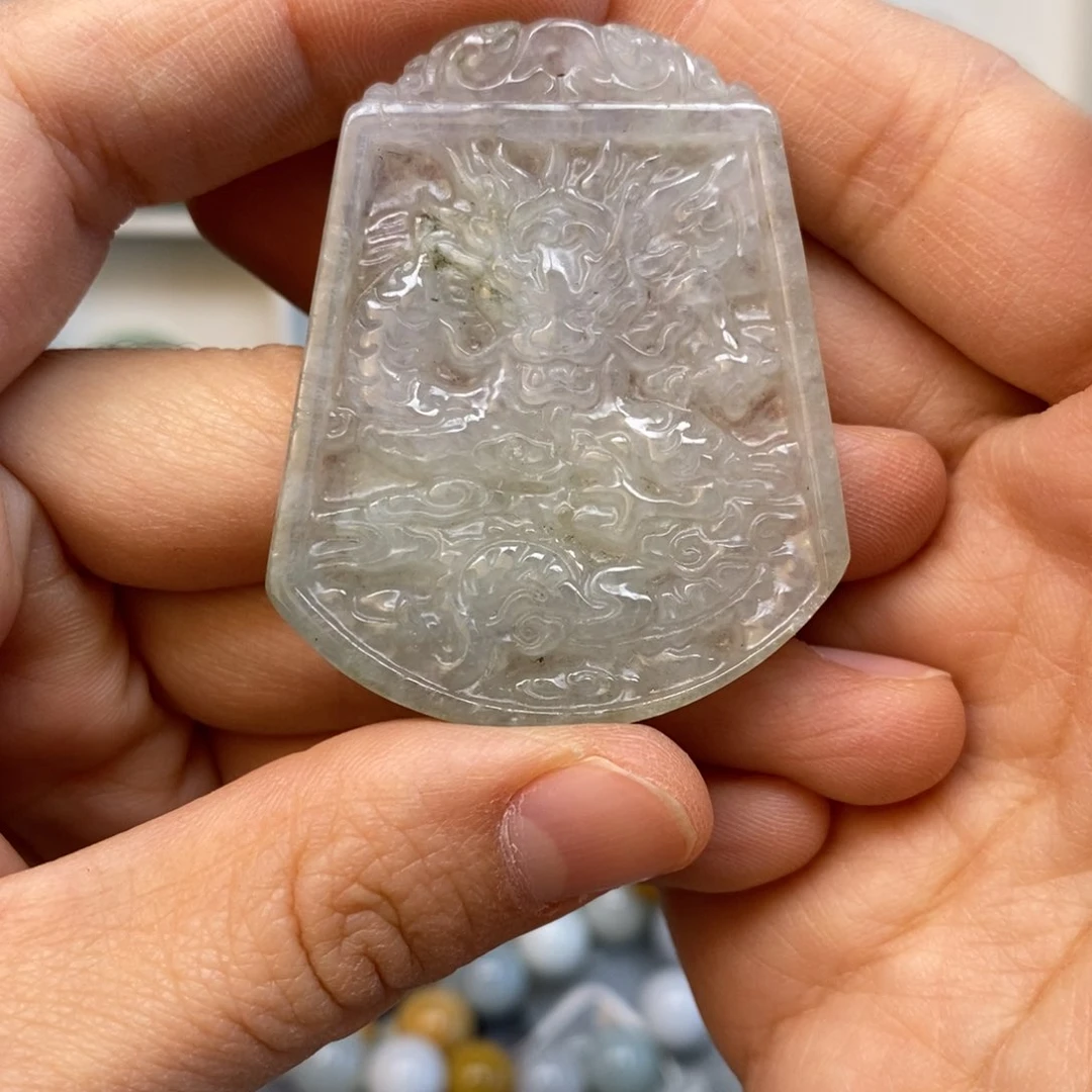 翡翠颈饰未镶嵌龙