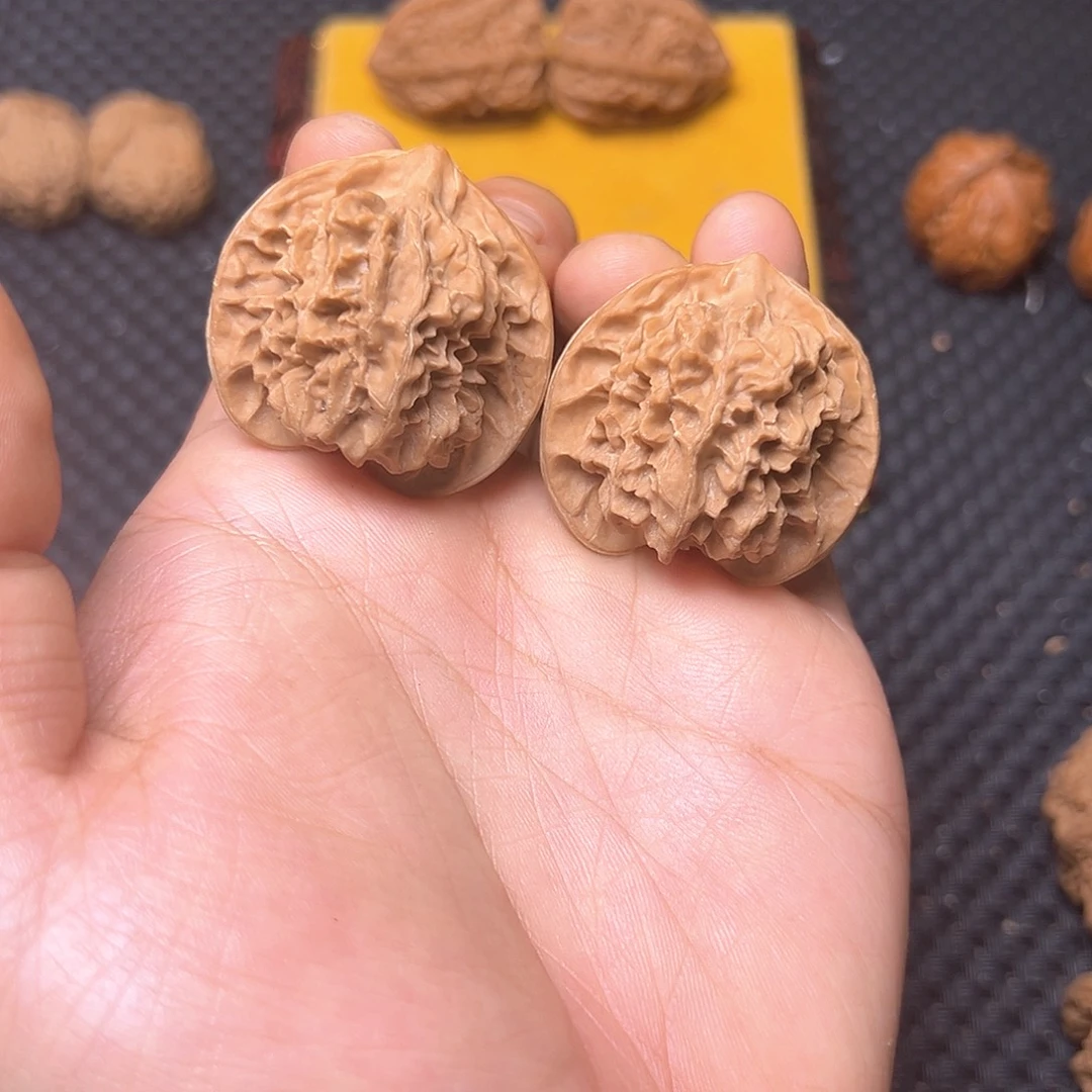 文玩核桃吊坠小刀