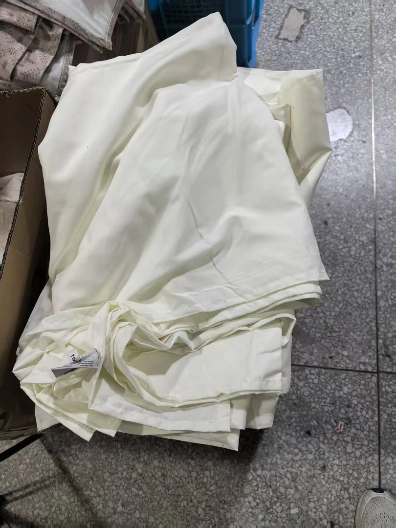 《厚广家》3楼170×230白色化纤床单 发1张