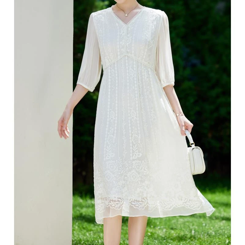 【奥兰多多&杨子家轻奢定制】绝美减龄刺绣连衣裙9688