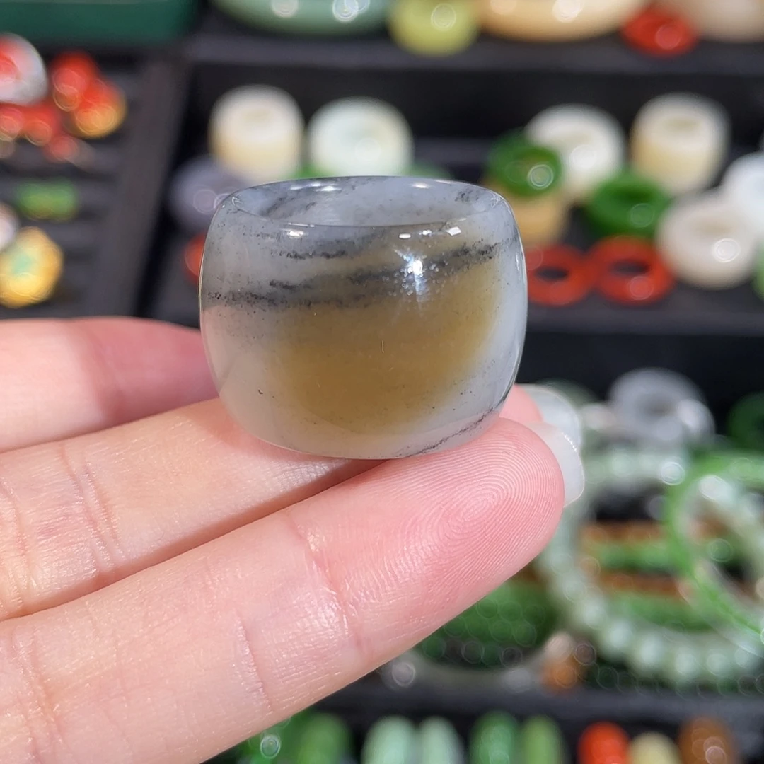 和田玉（糖玉）未镶嵌戒指内径18.2 楼兰酒桶