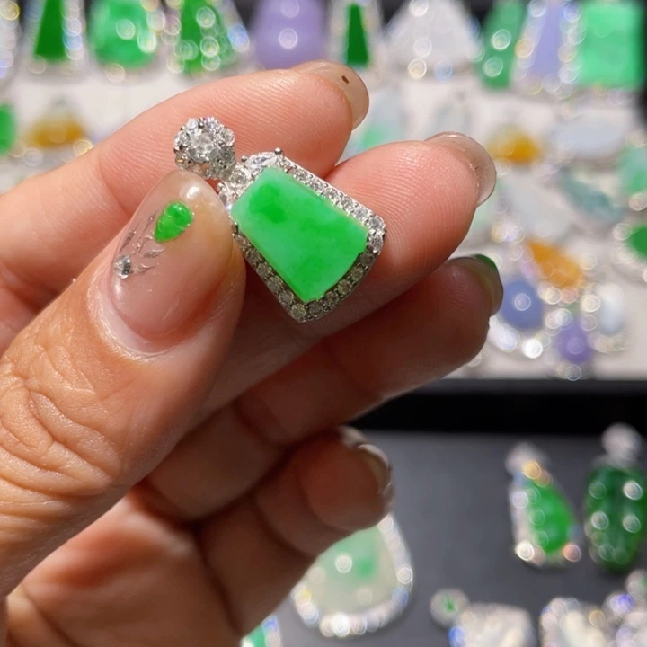 颈饰银S925镶嵌翡翠