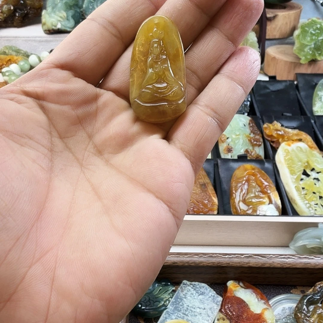 蛇纹石玉未镶嵌颈饰