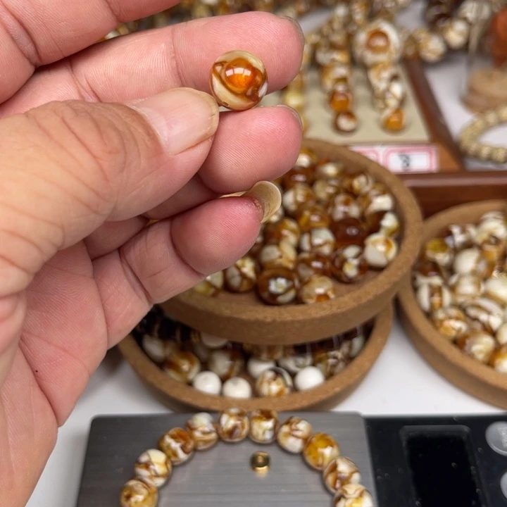 未镶嵌琥珀裸石73号