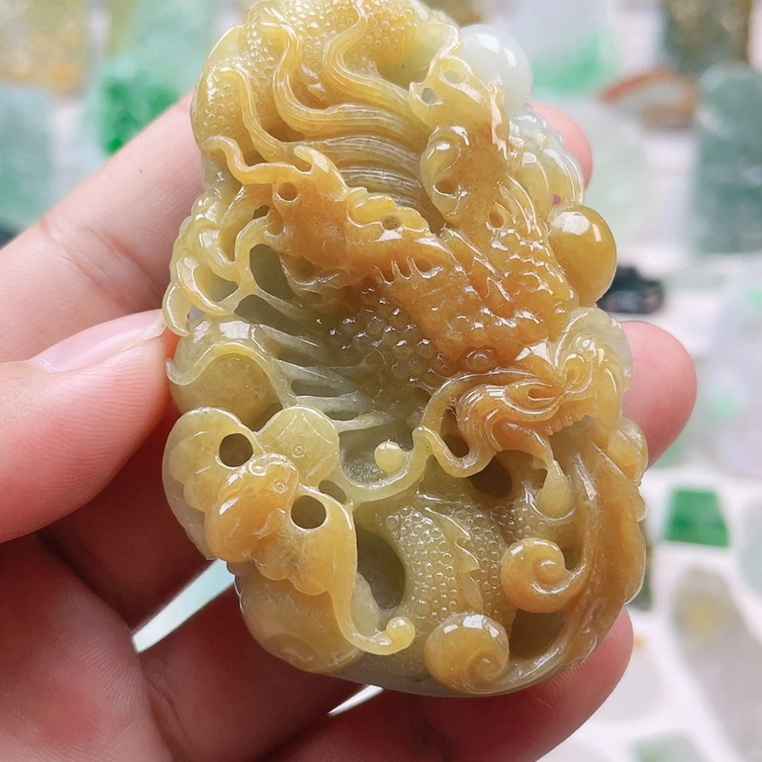 翡翠颈饰未镶嵌龙