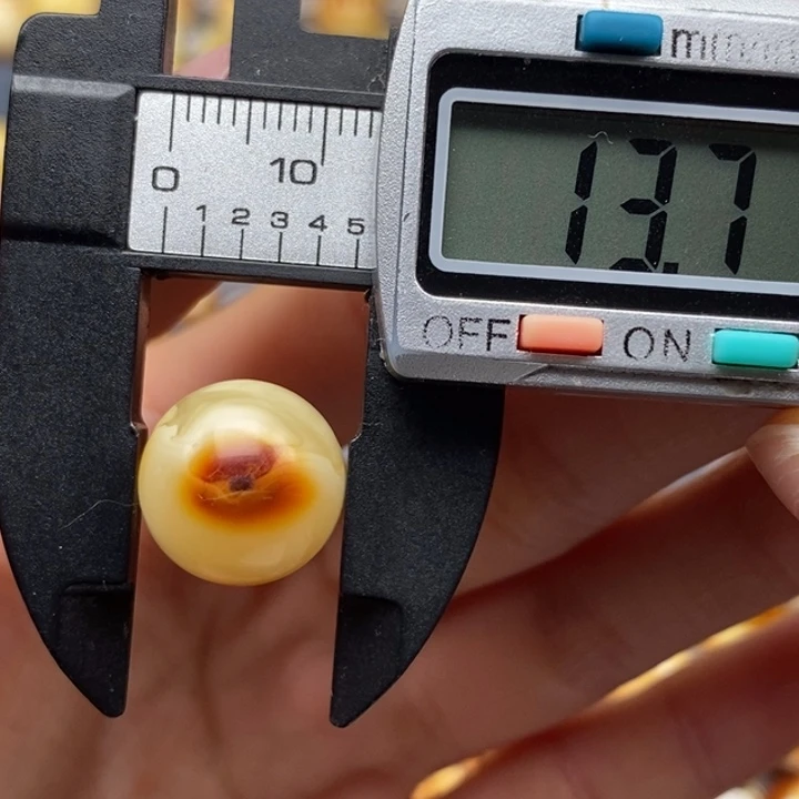 未镶嵌蜜蜡珠宝奇石