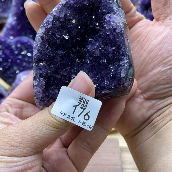 未镶嵌水晶大型摆件（非配饰）