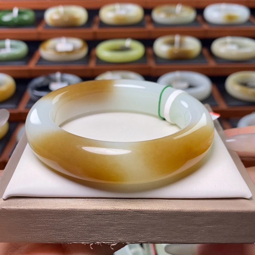 未镶嵌手镯和田玉（糖玉）56圈