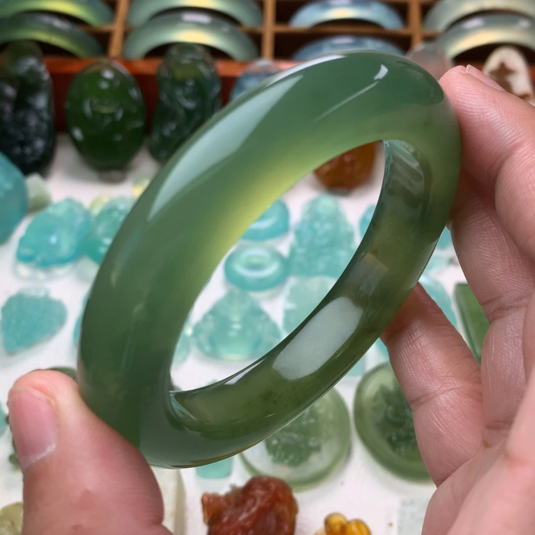 蛇纹石玉未镶嵌手镯