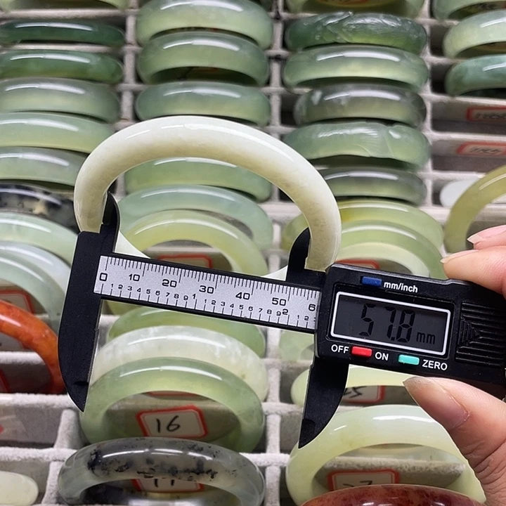 未镶嵌蛇纹石玉手镯6