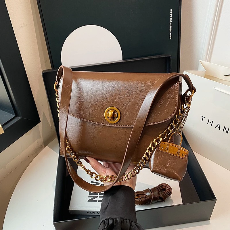 大容量时尚复古油蜡皮链条单肩包春秋雅丹风通勤斜挎包女