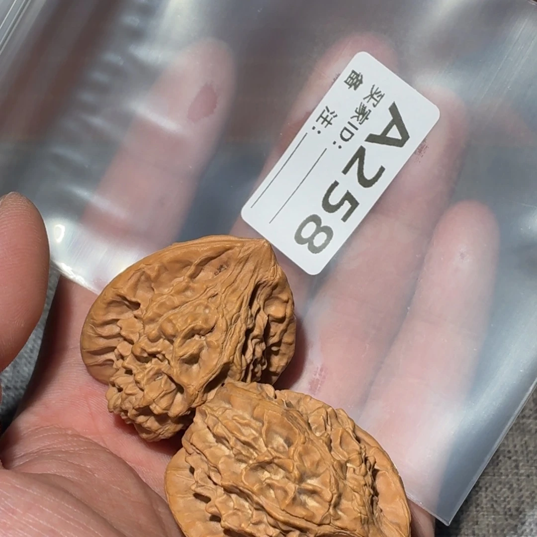 文玩核桃吊坠小季258
