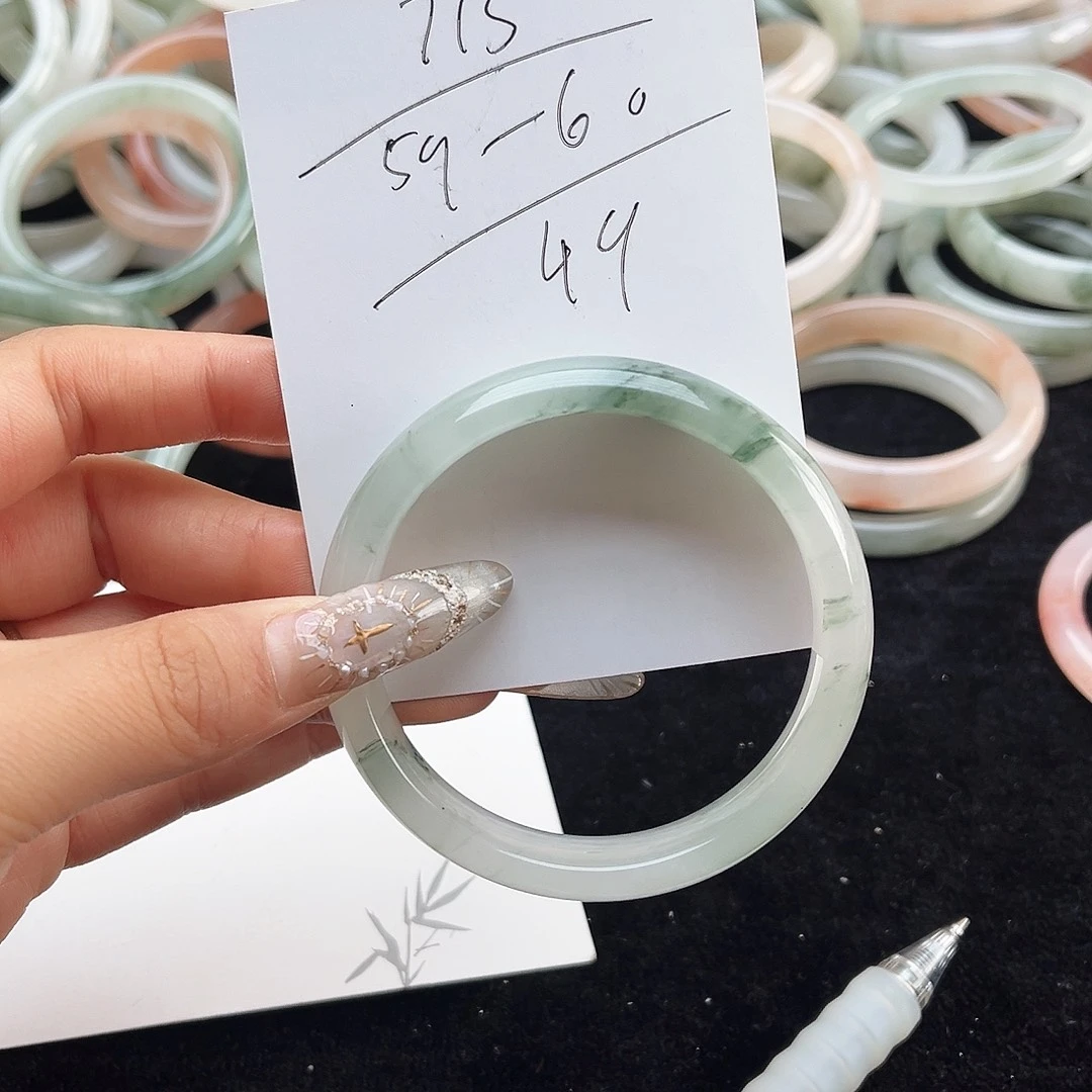 未镶嵌手镯石英质玉h715