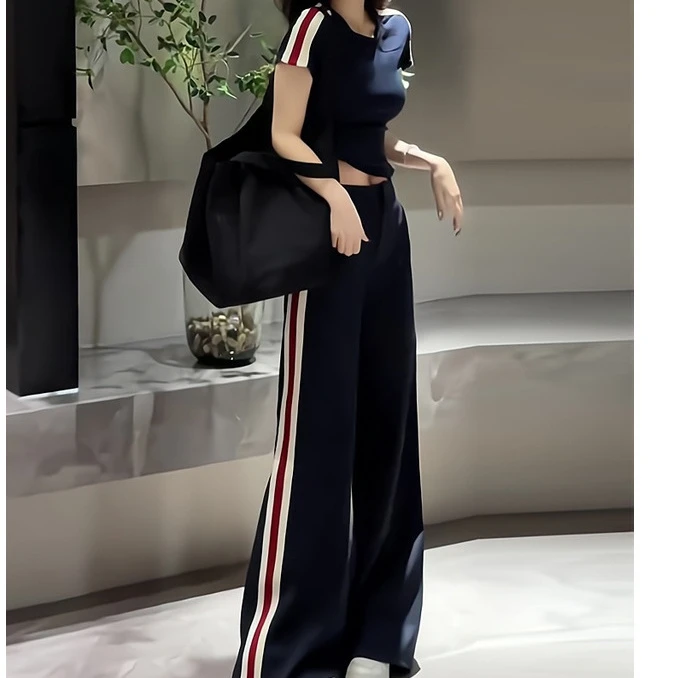 2025大婷婷时尚运动套装条纹拼接休闲短款上衣喇叭裤两件套