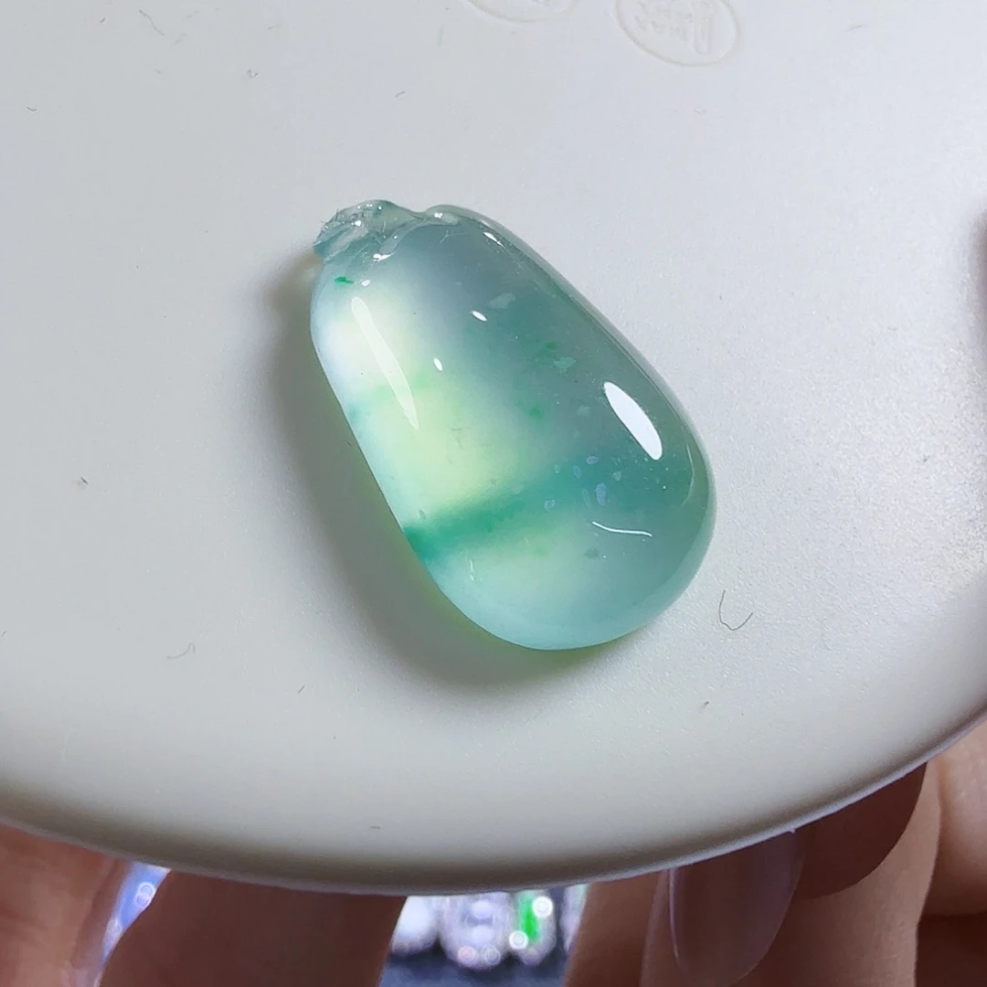 翡翠未镶嵌颈饰木纳福瓜