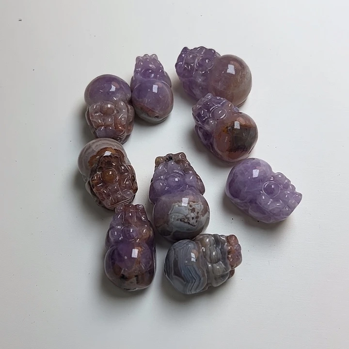 玛瑙/玉髓合金珠宝半成品Y344。 天然貔貅紫水晶有孔一个