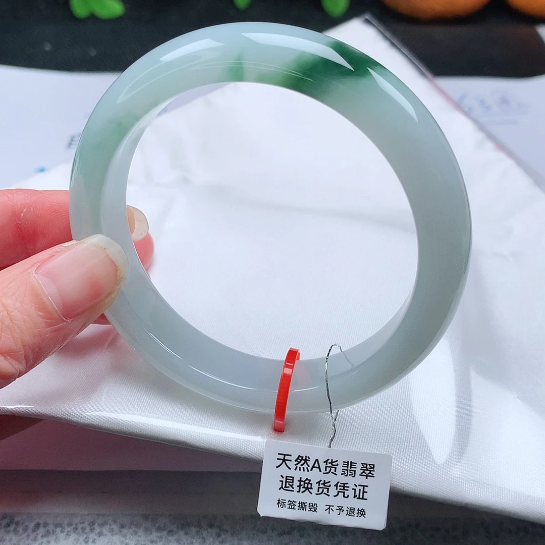 翡翠手镯未镶嵌59圈