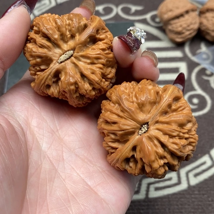 文玩核桃吊坠粗筋微修