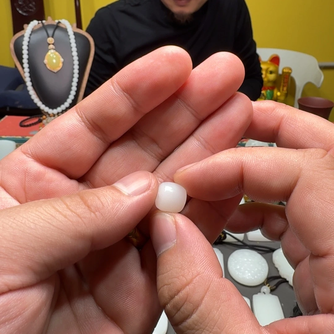 C***s和田玉未镶嵌吊坠(不含链)