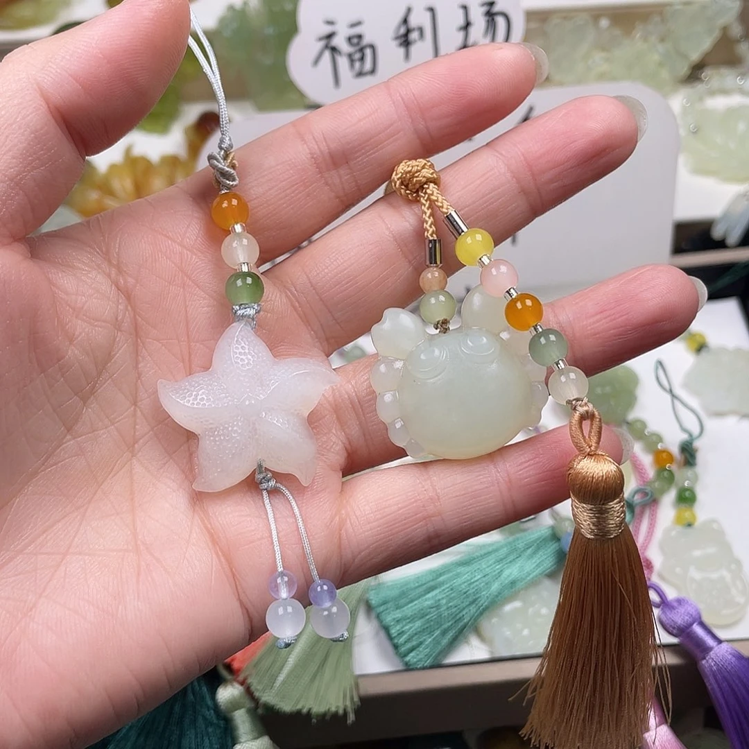 A***奶蛇纹石玉未镶嵌颈饰