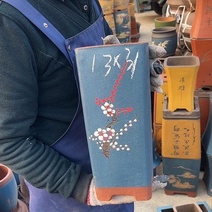 陶瓷紫砂花盆和一条