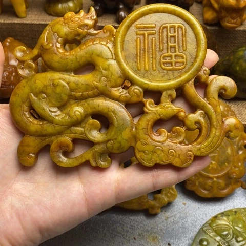 未镶嵌蛇纹石玉颈饰