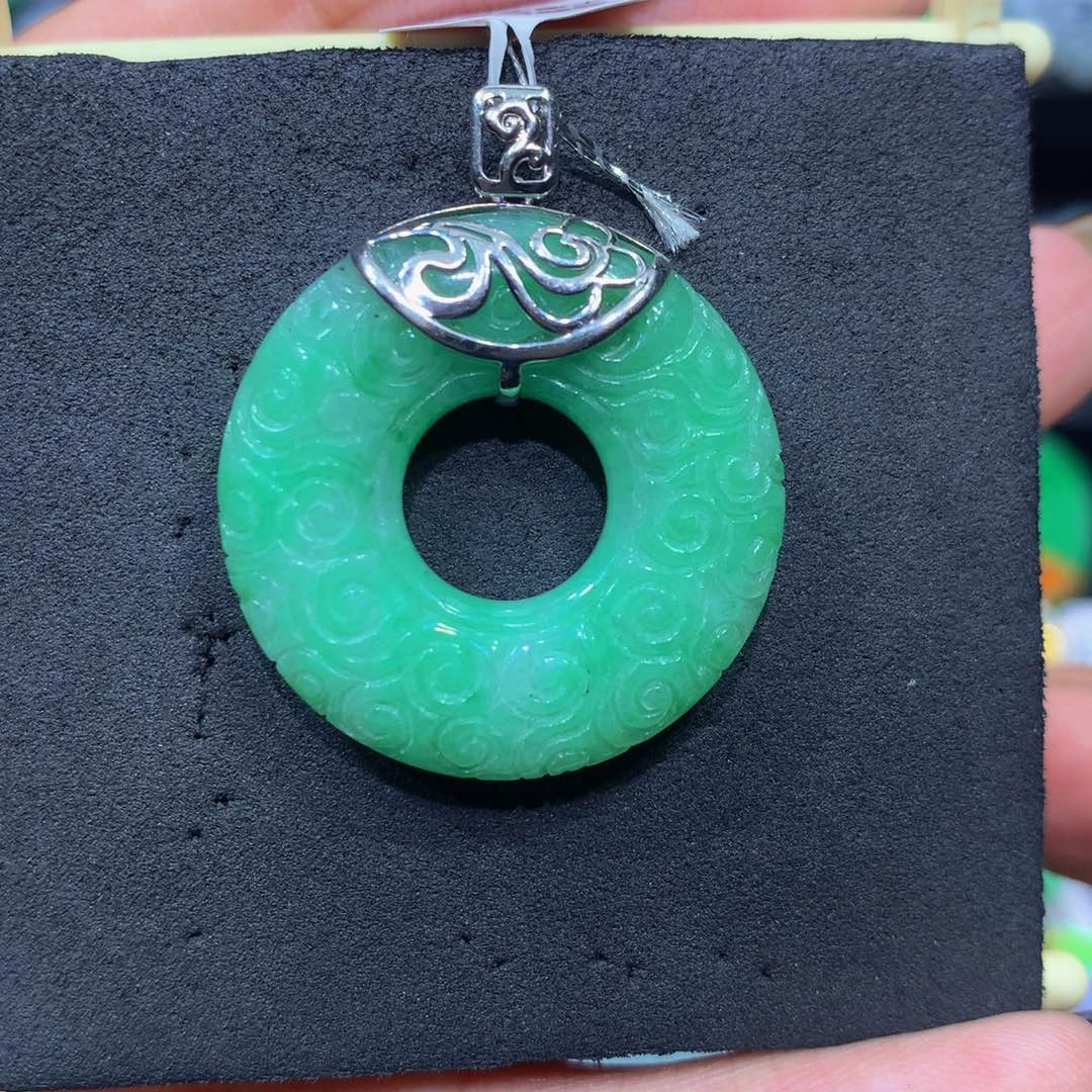 翡翠18K金镶嵌颈饰翡翠