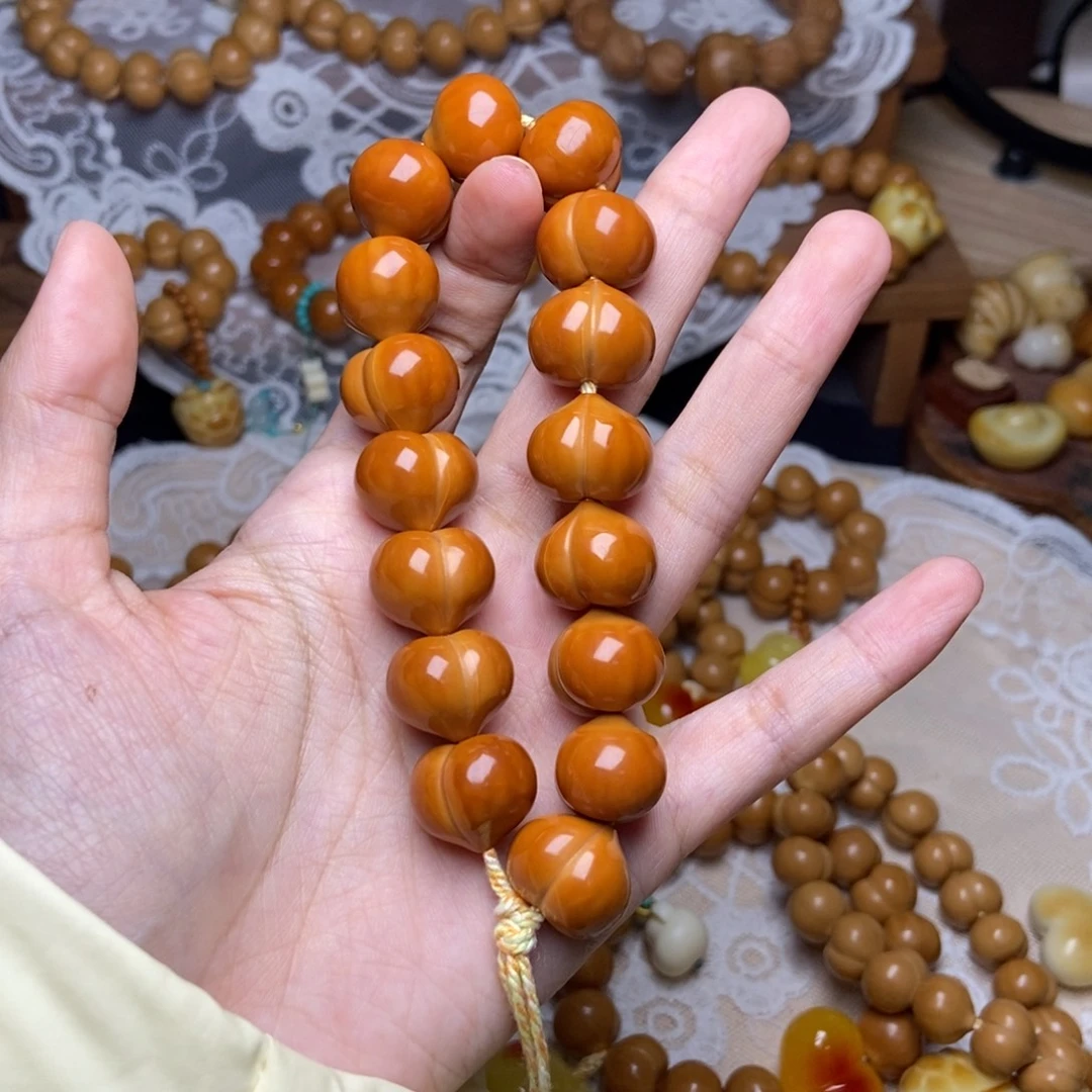 吊坠猴头核桃玻璃底屁桃卡16