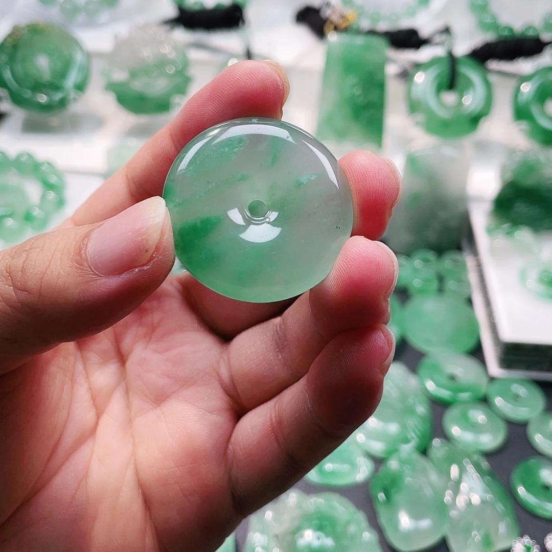 石英质玉（非洲翠）未镶嵌吊坠(不含链)