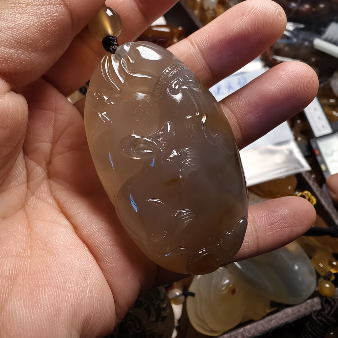 155号北红玛瑙代代数钱吊坠