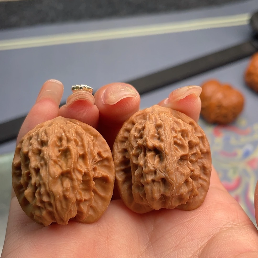 文玩核桃把件小***子野狼30 S1号