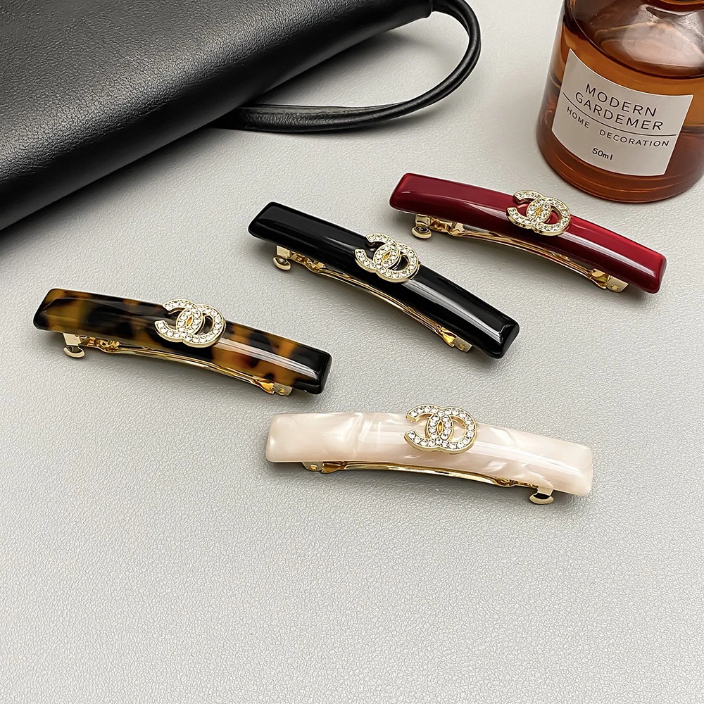 新款双C字母镶钻发夹黑白醋酸出众轻奢小香风网红边夹亚克力发饰