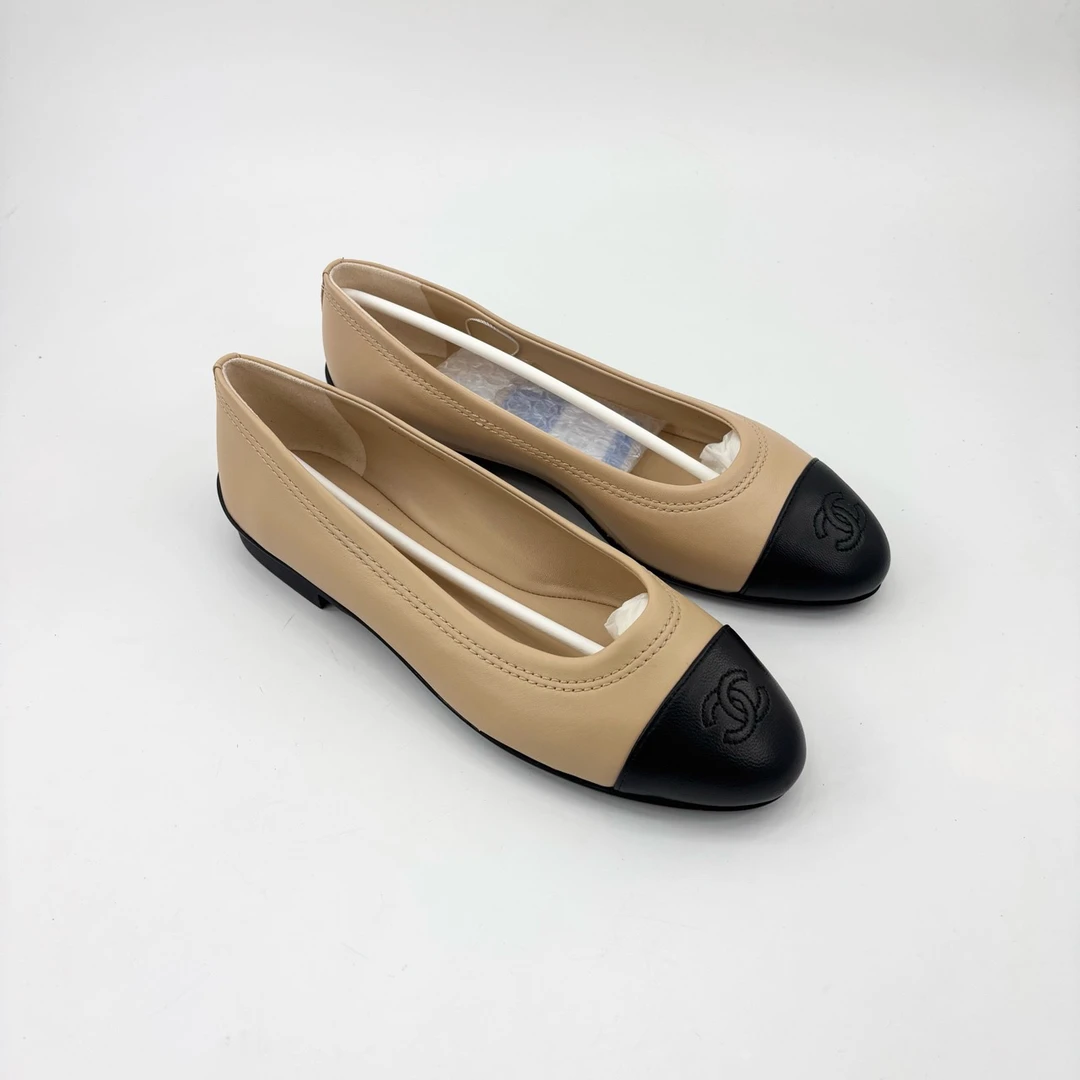 未使用 Chanel/香奈儿 37.5码/38码卡其色拼接双c芭蕾舞鞋/pp