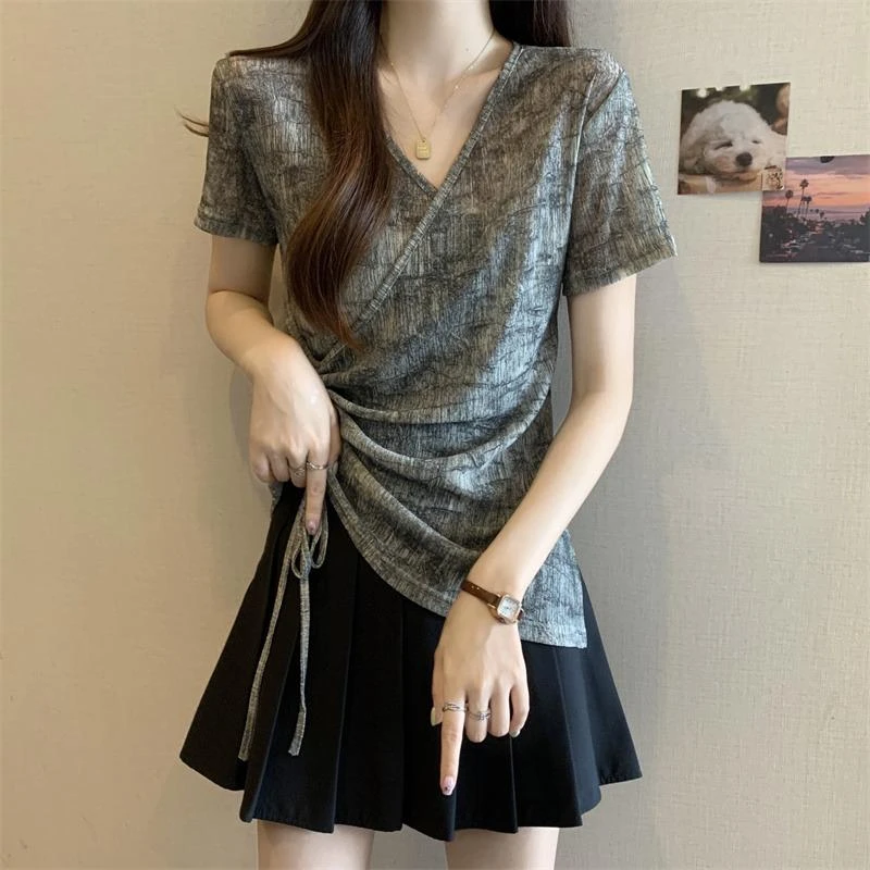 设计感扎染V领正肩短袖恤女夏微胖mm别致小衫不规则抽绳收腰上衣