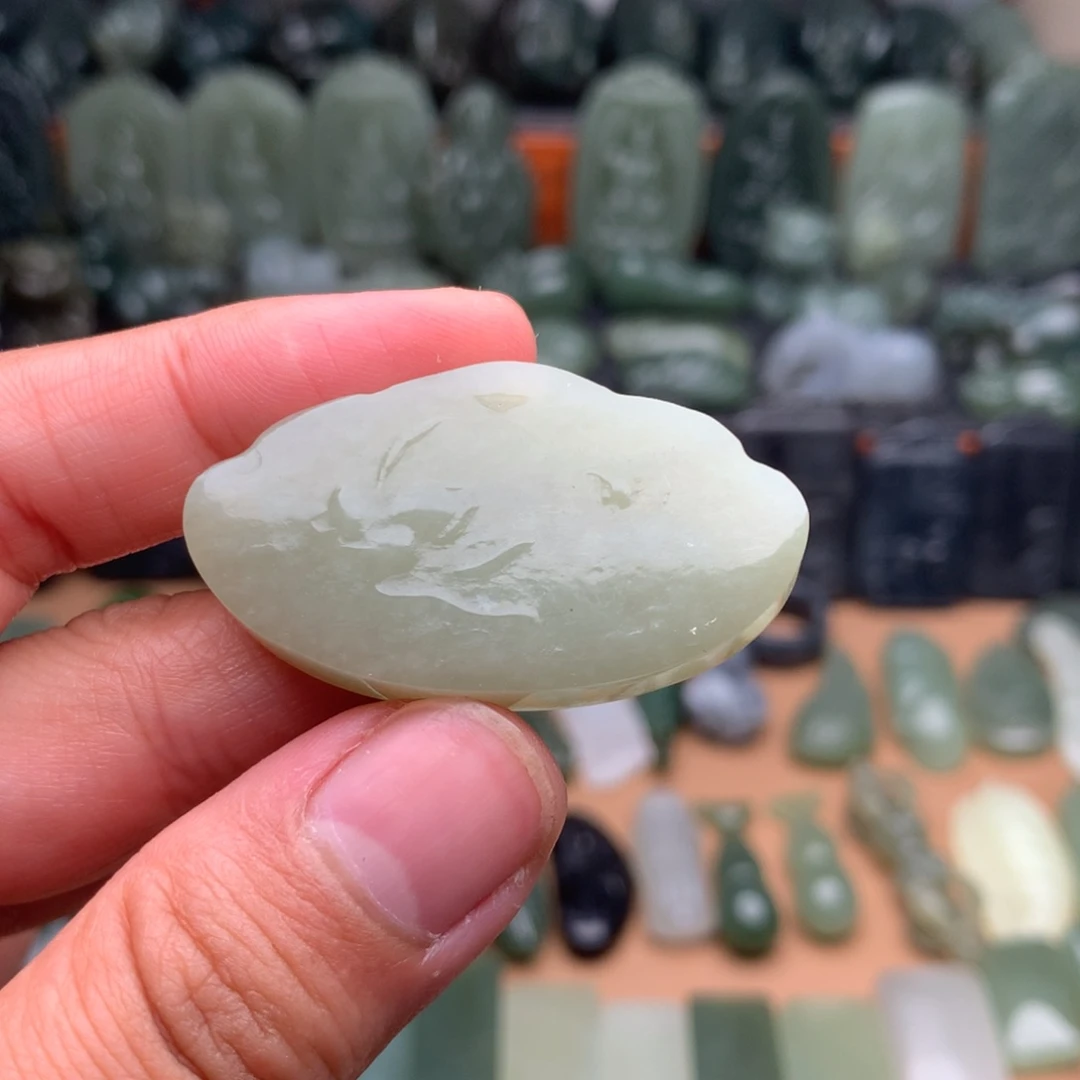和田玉未镶嵌颈饰挂件102