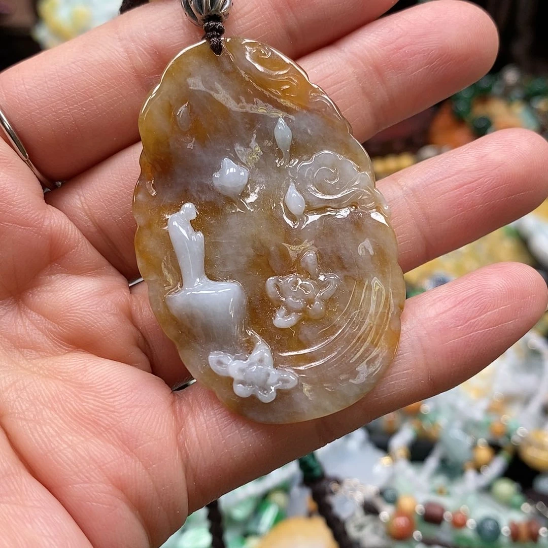 翡翠颈饰未镶嵌翡翠