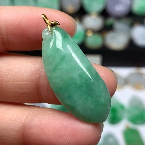 翡翠吊坠(不含链)18K金镶嵌
