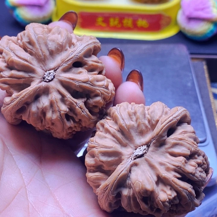 蓬***帅文玩核桃吊坠粗筋