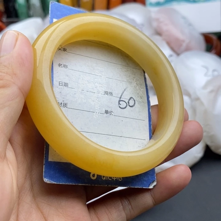 未镶嵌手镯石英质玉