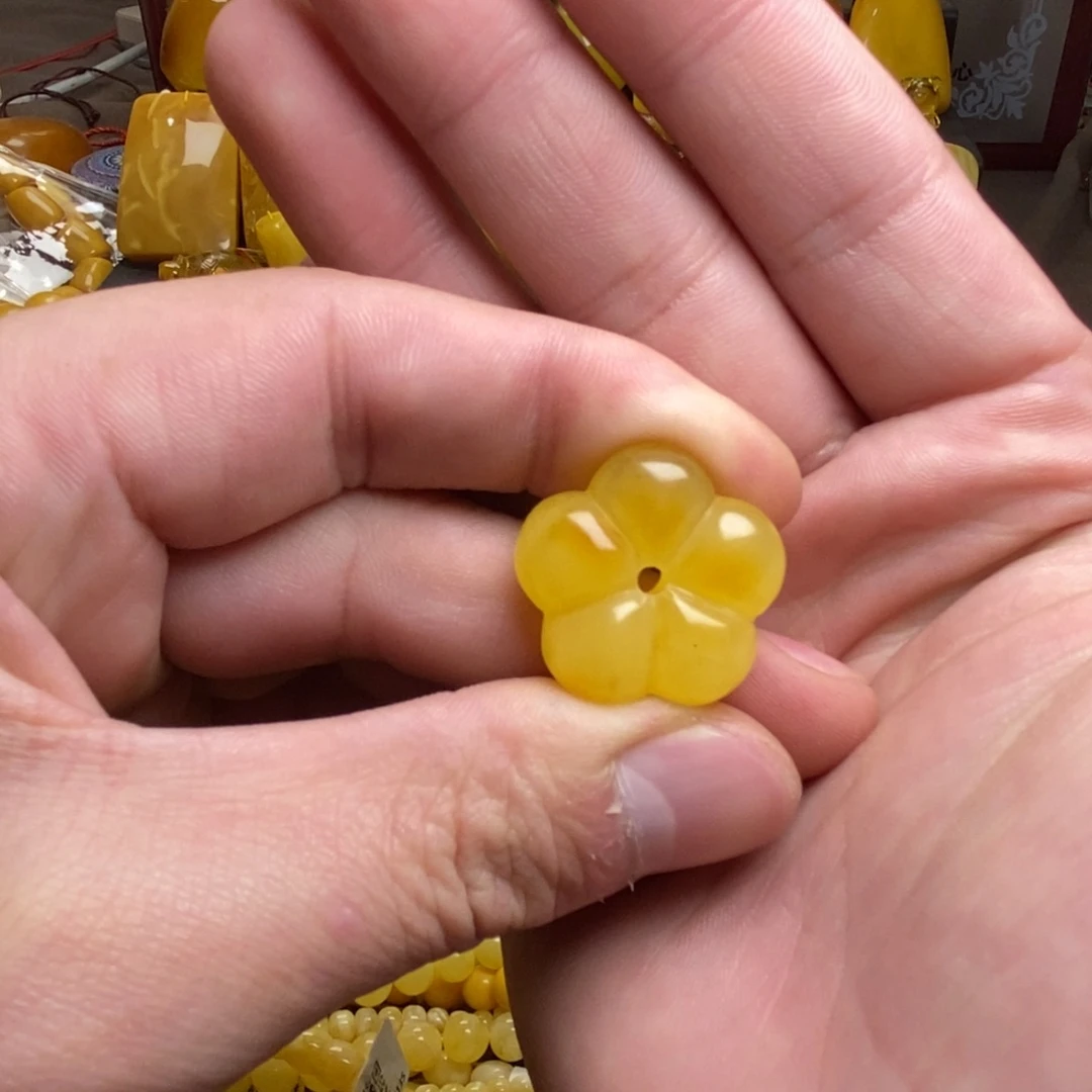 我***人琥珀未镶嵌裸石蜜蜡