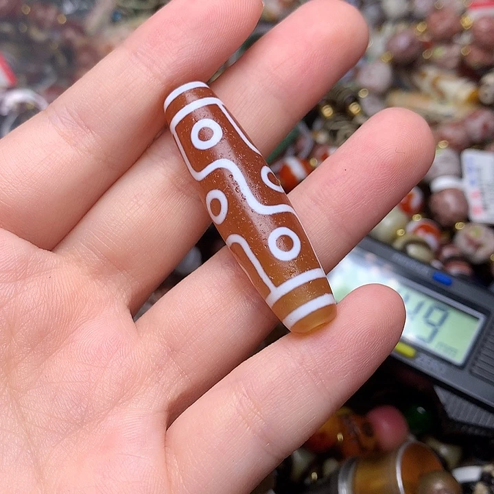 未镶嵌发一个玛瑙/玉髓