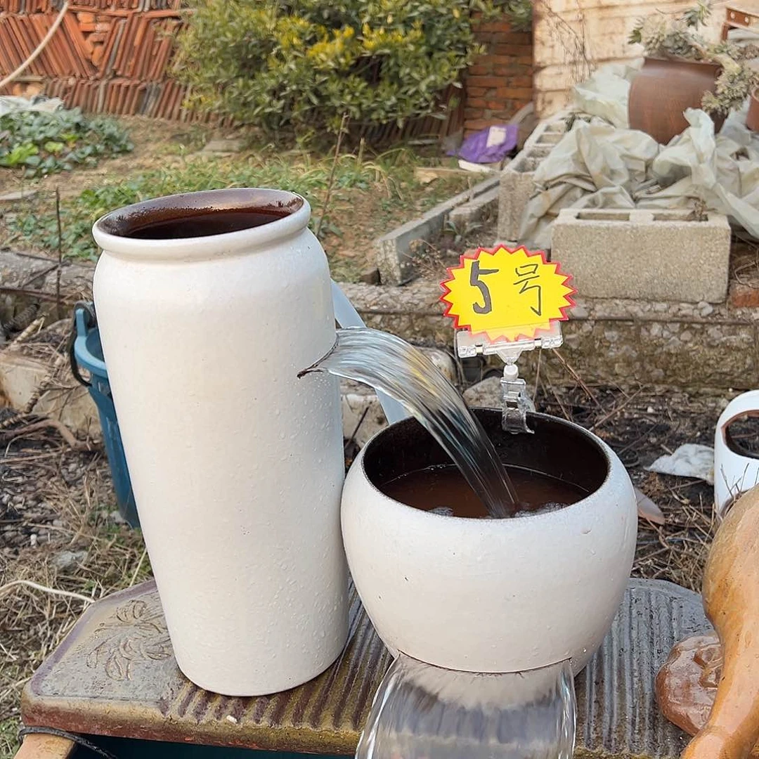 紫砂花盆我啥都想吃谢谢