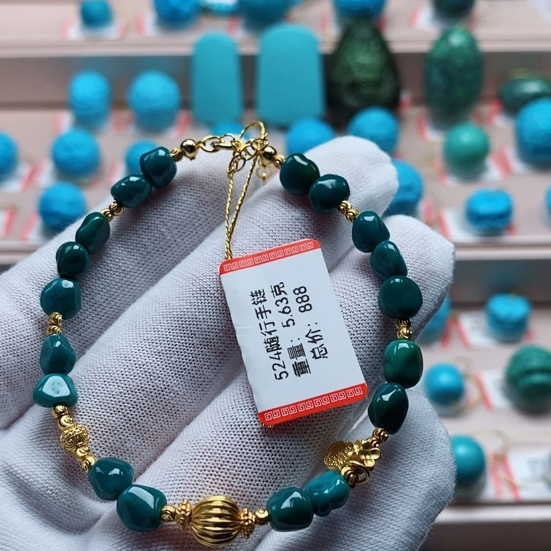 绿松石未镶嵌颈饰