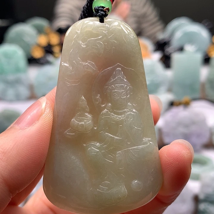 翡翠未镶嵌颈饰观音福利