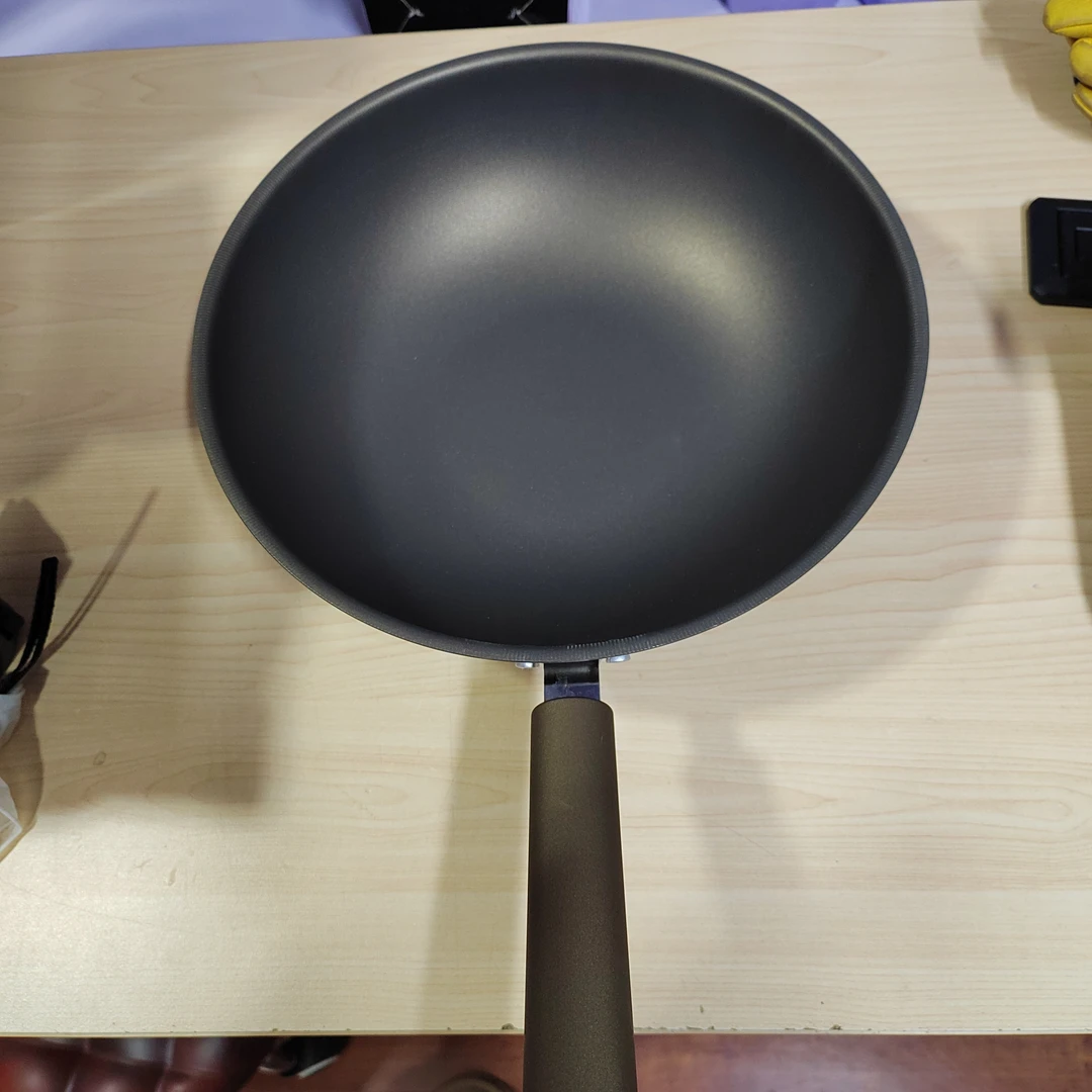 34厘米炒锅（喷涂钛带盖子个别轻微划痕）