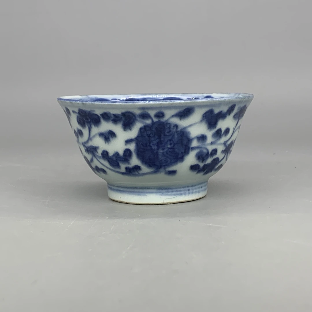 32511157*清乾隆青花缠枝莲纹茶圆/瓷器三/江苏省文物总店/MM