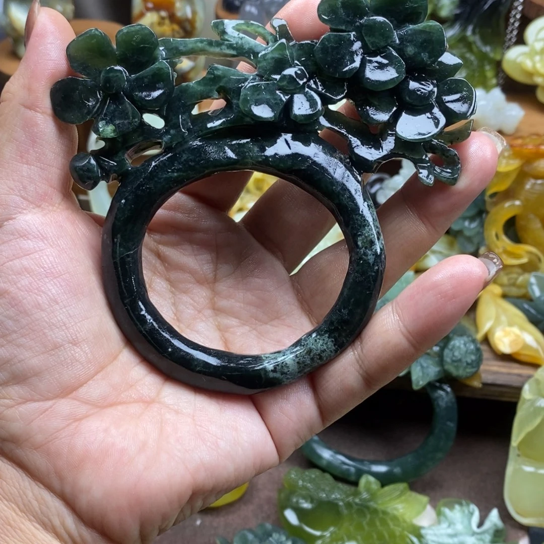 旭***姥蛇纹石玉未镶嵌吊坠(赠链)微瑕